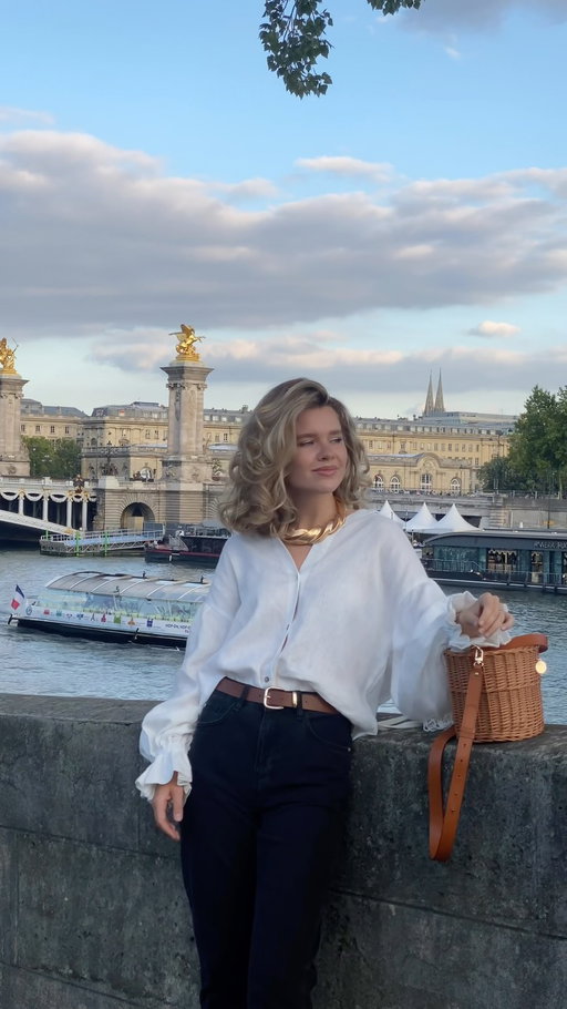 Je ne sais quoi mood 

Shirt & jeans @countrytextile 
Boots @jonak 

#eurosummer #parisianstyle #summeroutfits #styleinspo #ootdfashion