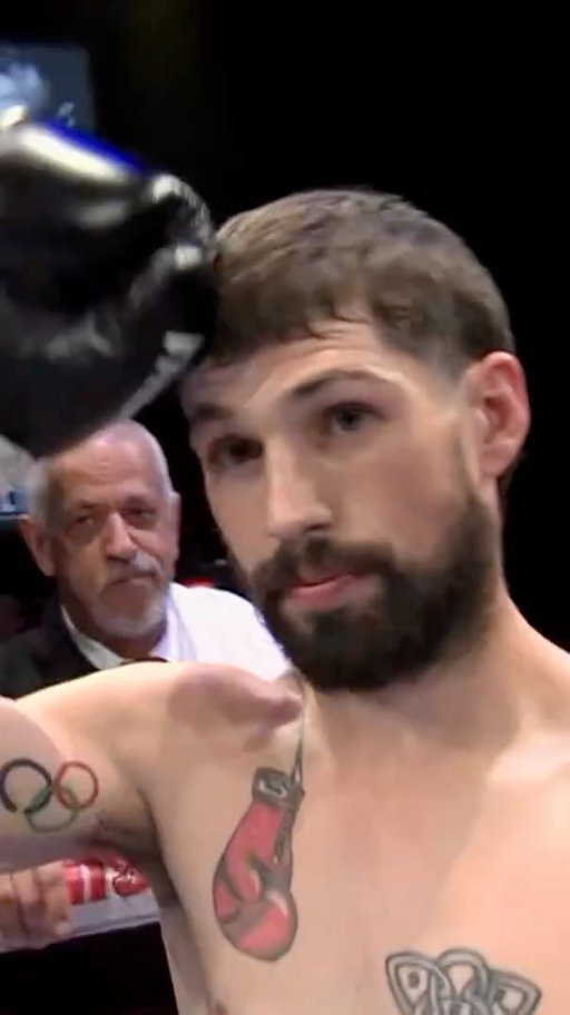 "THE KENNETCOOK KID!"🎙️🍁

En souhaitant à tous une bonne fête du Canada, nous invitons tous le pays à ne pas manquer le prochain combat du médaillé olympique canadien Wyatt Sanford (7-0) le 3 septembre au @casinomontreal!

🇨🇦BILLETS: GO.eottm.com/PEREZ-MCHUNU.IG

#PerezMchunu | #EottmArmy