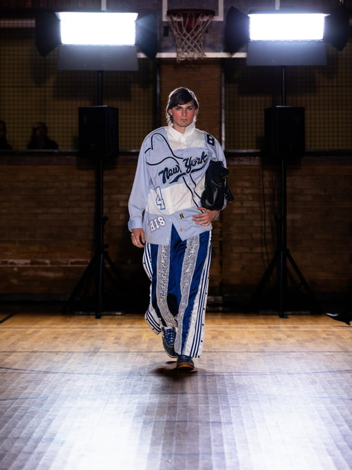 LOOK 12 |  @fashionarttoronto 

Stylist: @dora.dorizz

Model @gabe_hodgins 

Photography @cosplay edited by @mio_mak , @prevalentfocus edited by @philipvassighi , @thedancingphotographer 

Accessories: @meesh.to + @bullishcustoms
Sewing Assist: @littaisjuno
Backstage Assistant: @littaisjuno @jstireti 
Beats by: @80relax 
Track: @80relax @shawn.kellerman
DJ: @djlevi.to
Photobooth:  @lumiphotobooth 
Studio: houseofhendo
Assistant: @adrikellerman @tessmorgan

Makeup: @jesspanetta_hmu
Hair: @dylandoesmyhair @organiccoloursystemsofficial x @npc_dist

OFFSITE Director:
@shirakarney

Creative Hair Director: @dylandoesmyhair 
Creative Makeup Director: @jesspanetta_mua

Beauty Partners
@organiccoloursystemsofficial x @npc_dist
@lithebeauty.ca

Official Beer Partner
@1664canada

Hospitality Partners 
@northspiritdistillery
@miaso.ca 
@maisonperrierca
@legermainhotels

Media Partners:
@thekitca
@viewthevibe
@fashioncanada
@livingluxmag
@blogto
@liminul
@torontolife

#runway #torontofashionweek #sportsfashion #avantgarde #upcycledfashion