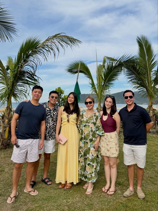 Weekend with the kiddos 🏝️ Missing Phil and Allison!