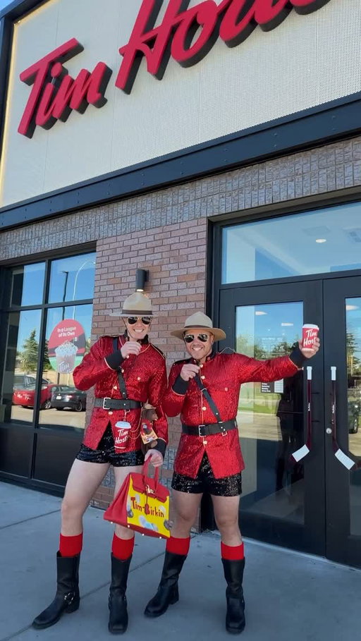 🇨🇦 HAPPY CANADA DAY 🇨🇦 Our Milano Cortina 2026 Canadian celebrities visited a restaurant in Calgary, Alberta, to surprise a few lucky Guests with a little extra Canadian joy in celebration of our nation. Along with our bedazzled Canadian celebs, spread kindness this Canada Day! 🇨🇦 @mountie4medals