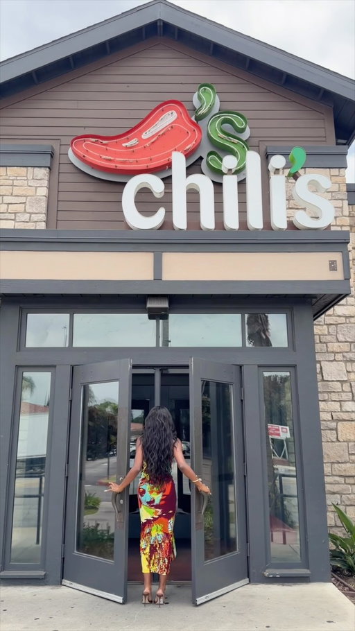 you CAN have a $6 Bombshell Marg and sip it too… only at Chili’s this month #chilispartner
+21 to consume alcohol, at participating locations only while supplies last