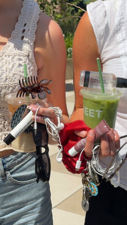 all the essentials, one hand, no problem 💅