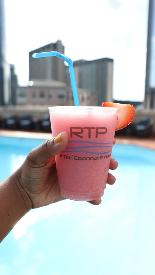 You don’t have to stay @colonnadeboston to enjoy the RTP 🏊🏾‍♀️ #thingstodoinboston #bostonsummer