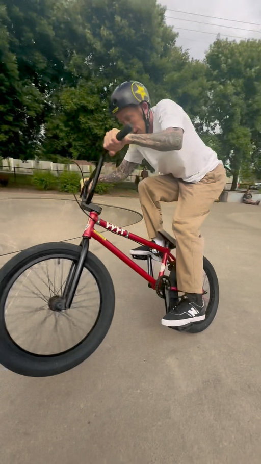 Steeze maxxing w/ @chasehawk ⚖️

#totw #bmx