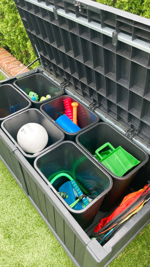 Who has an outdoor bins that turns into a big black hole of everything 🙅🏻‍♀️

Finding a storage solution that’s functional, durable, and easy for kids to use makes cleanup so much easier.

Comment “SUMMER” and we’ll send you the link to this outdoor toy storage bin! 

#horderly #professionalorganizing #homeorganization
