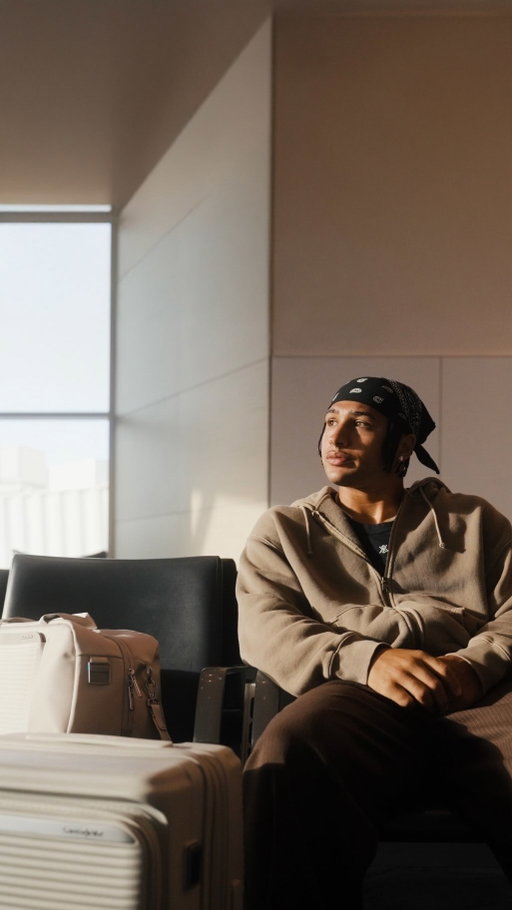 nothing beats the feeling of traveling 🧳🛫 catching a flight to Austria with @samsoniteusa #SamsonitePartner