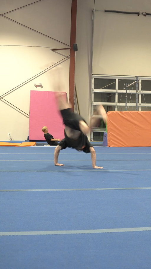 Power coming back thanks to @ross_turbo_levine 

Feels too good to be throwing anything like this. Very thankful 🙏 

Tune into the podcast tonight at 7pm central with @leviborrego7 on @adrenaline_tricking YouTube channel