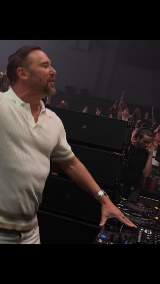 The legend @davidguetta rocking @che.studios @unvrsibiza