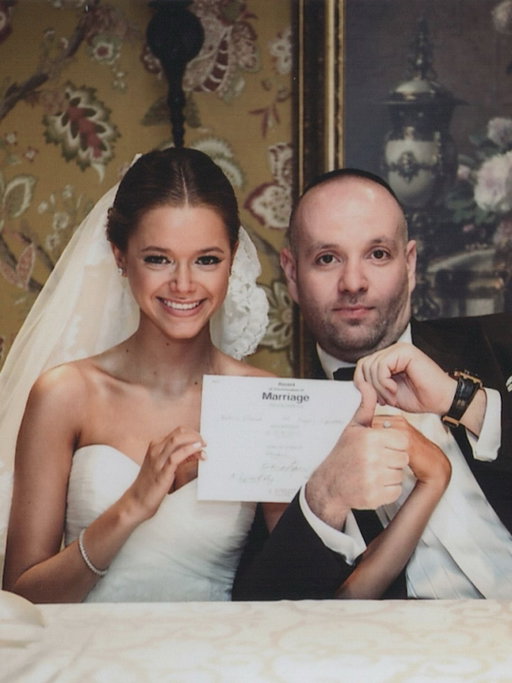 14 years 😮‍💨❤️ 
After careful consideration, the partnership continues to exceed expectations (with a few notes regarding snack logistics). Contract renewed. It’s an immediate yes for me.

Happy anniversary my @garylipovetsky. 🤍