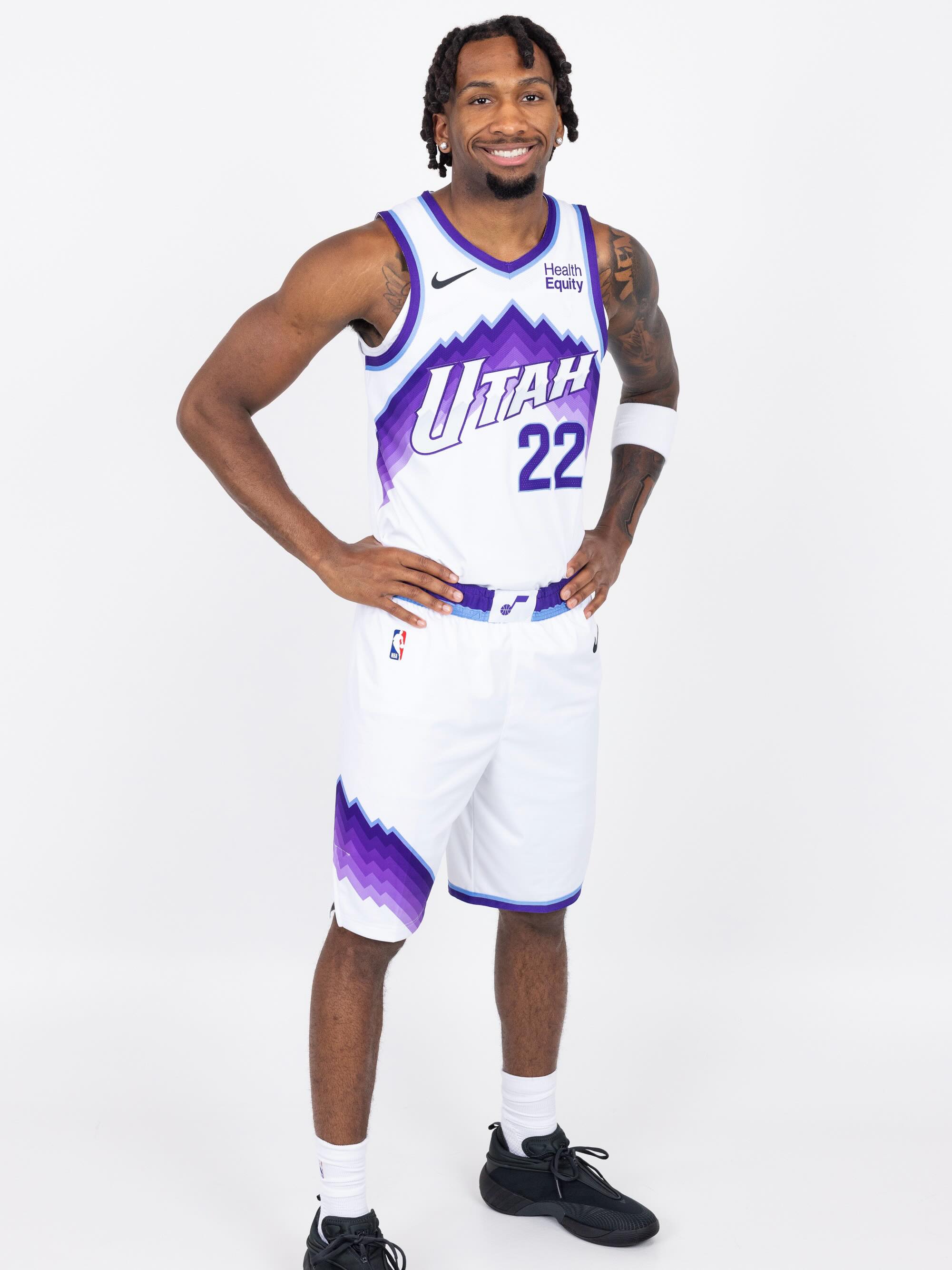 @utahjazz No. 2 pick @darrynp1 rocking the new threads! 🎵

NBA Summer League in Las Vegas tips off Thursday, 7/9 on Prime and ESPN!