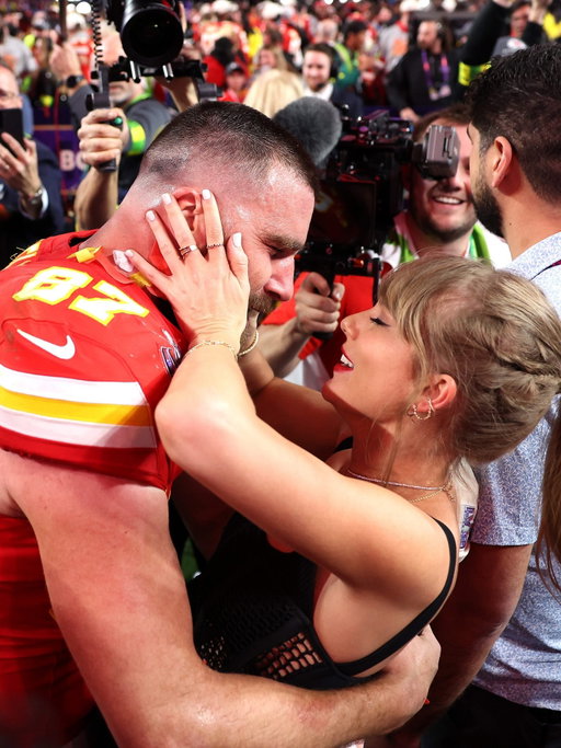 It's confirmed! We're getting two national holidays this weekend because @taylorswift and @killatrav are getting married on Friday, July 3 at Madison Square Garden according to @APnews! 

Speculation has been swirling for weeks around Taylor's wedding, but AP confirmed the news via an anonymous law enforcement official briefed on the security plans. And now we can't help but think about the picture-perfect kiss Taylor and Travis shared after the Kansas City Chiefs won the Super Bowl in 2024. Swoon. 

For everything we know about the special wedding weekend, head to the link in bio!

Photos: Getty Images