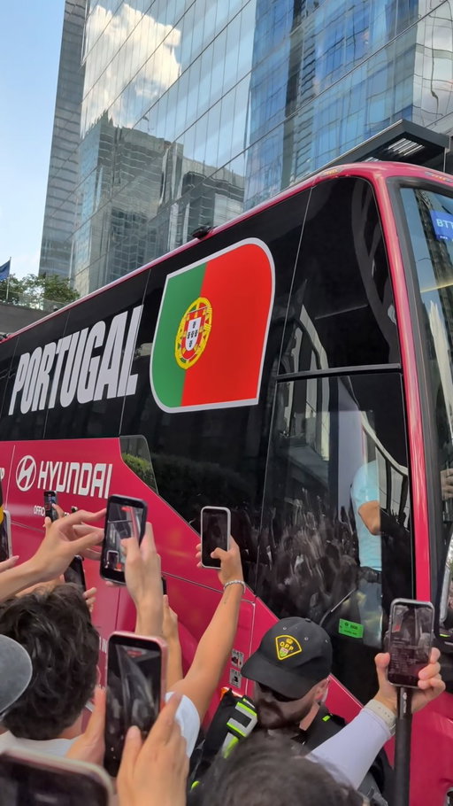 Insane crowds to welcome Ronaldo in Toronto. All the best to Portugal for their round of 32 against Croatia. Couldn’t have asked for a better Canada Day! 🇨🇦

#fifaworldcup2026 #fifaworldcup #cristiano #portugal
