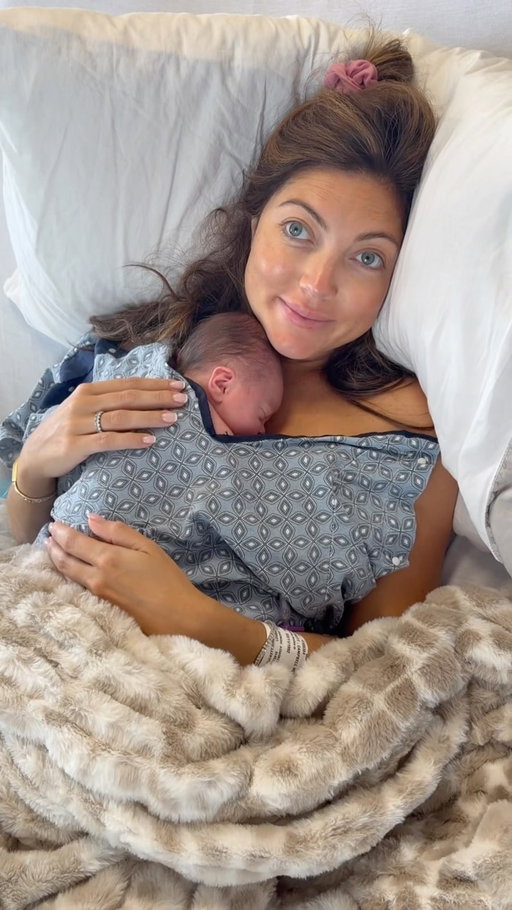 Feels like heaven on earth. Baby is here and healthy🙏🏼 #pregnant #momlife #couple #pookie