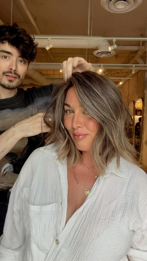 Summer Chop season is officially here 🤌🏻
After almost a year and a half I finally reunited with my girl @tovogueorbust for a much needed hair transformation 🙏🏻 we chopped , we brightened and we added @philocalyhair 💪🏻 using k-tips in the shades Bronde Sugar + Throwing Shade for the perfect amount of pop🤍 full transformation and consultation coming soon ✨