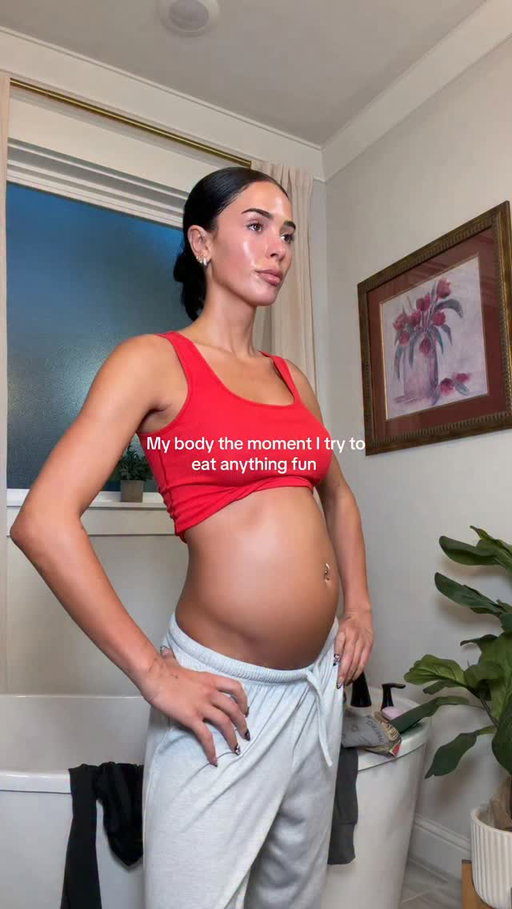 Your gentle reminder that we ALL bloat 🕺🏽 

#bloating #girlhood #lol #viralvideo