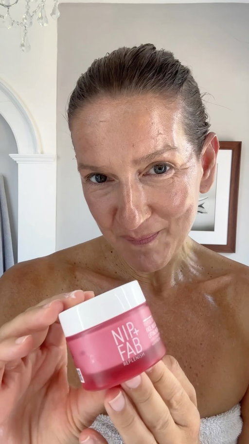 Are you making the mistake of not using skincare on your neck?
Well, say hello to @nipandfab Peptide Fix Neck & Décolleté Lifting Moisturiser 10% - your new go-to moisturiser *specifically formulated* for smoother, firmer-looking around your neck and chest area.
Packed with ingredients to support skin elasticity and hydrating ingredients for a plump, moisturised finish, this advanced formula helps target fine lines and keep your skin looking refreshed and lifted as well as supporting your entire collagen collective in your skin. Lightweight, nourishing, and perfect for your daily routine.
Because your skincare shouldn’t stop at your jawline.
Available now at nipandfab.com
AD
