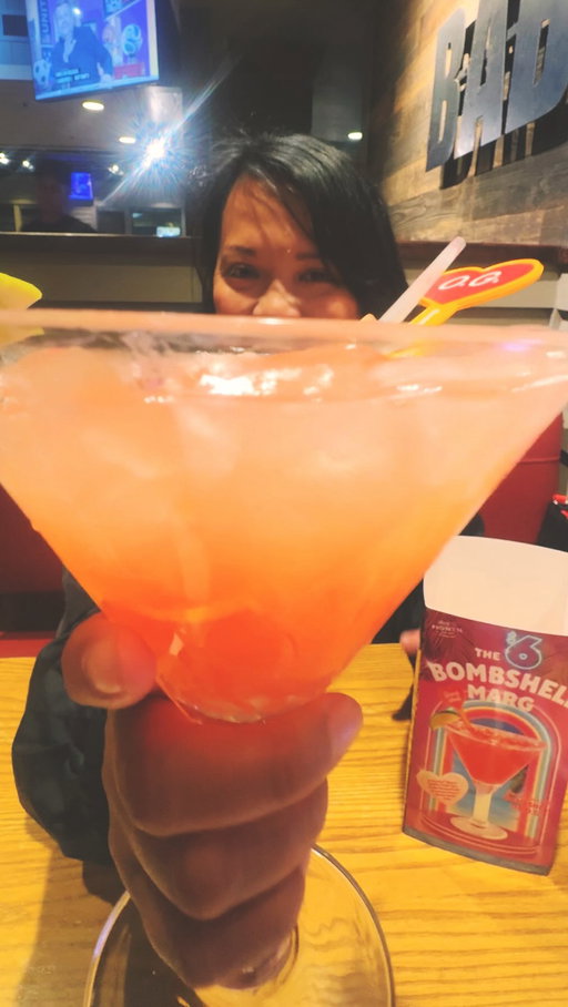 Who else binge watches LOVE ISLAND? 
Chilis July Margarita of the Month is Bombshell Margarita 💕

#bombshellmarg #chilispartner