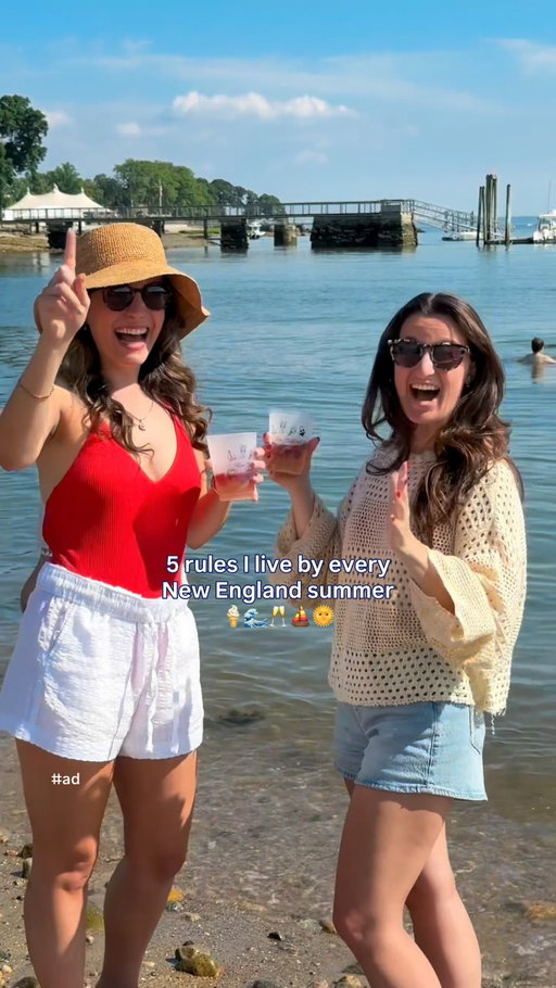 My 5 rules to have the best New England Summer ever (which always includes a bottle of @joshcellars on the beach)! Loving the new Seaswept Sparkling! 🍓🥂 

#JoshCellarsPartner #JoshCellars #21+ #drinkresponsibly #newenglandsummer