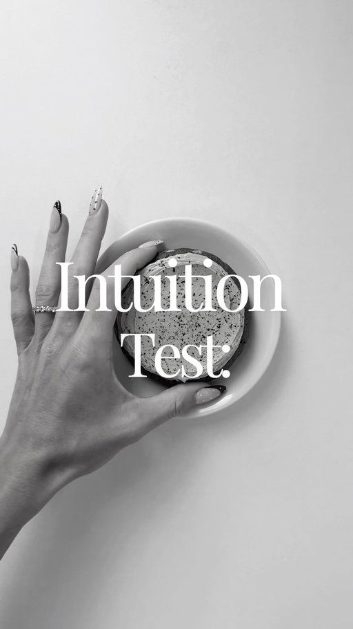 INTUITION TEST: WHAT COLOUR IS THIS COOKIE? 👀🍪👇🏻

share your thoughts below on our new flavour drop, hitting the menu next week 😯🤭

#cookies #toronto #smallbusiness #intuition #torontofood