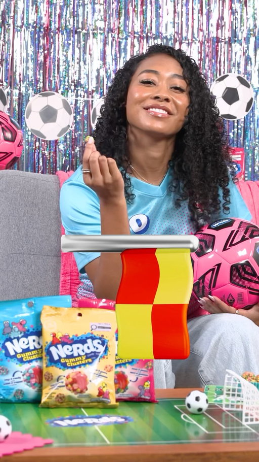 Jayde’s advice? Don’t get ahead of yourself so you can chase that sweet victory! ⚽🍬

Le conseil de Jayde? Ne devance pas le jeu pour savourer cette douce victoire! ⚽🍬