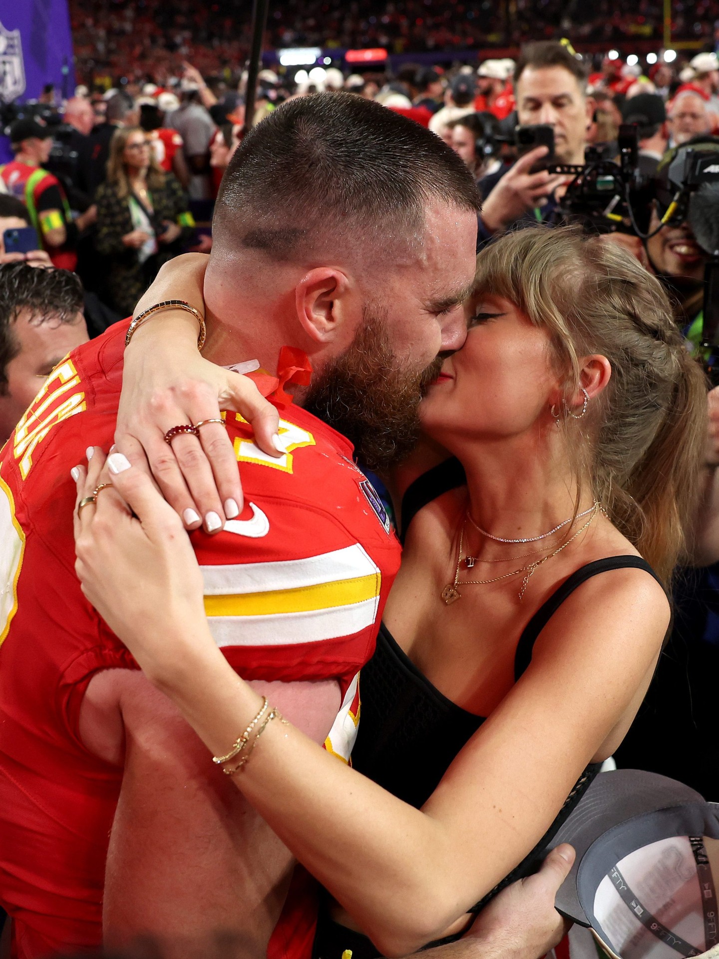 May we never forget the iconic moment Taylor Swift and Travis Kelce reunited on the field after the Kansas City Chiefs won Super Bowl LVIII. Still one of many favorite moments from their love story. ❤️🏈

Photos: Getty