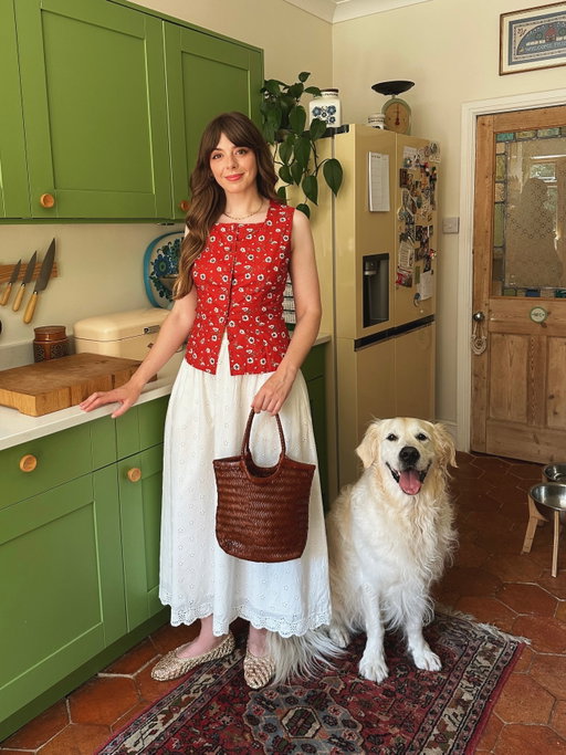 11 looks from 4 years of outfit checks in my green kitchen with my golden retriever forever by my side. Starting off with the most recent outfit from just this weekend with details below. Which look is giving you a little style inspiration?
Top- vintage 
Skirt @sezane 
Bag @anthropologieeu 
Shoes @nextofficial