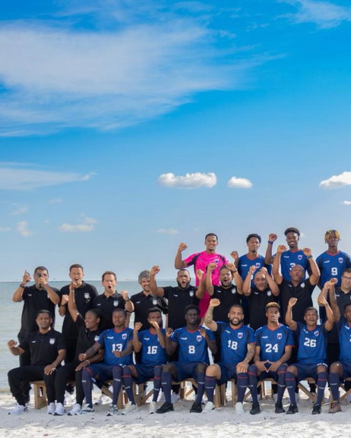Amanhã, vamos entrar em campo com a oportunidade de continuar a escrever uma das páginas mais bonitas da história do nosso desporto e do nosso país. 
Mas mais do que onze jogadores, será um povo inteiro a entrar em campo.

Porque amanhã não há ilhas.
Não há distância.
Não há fronteiras.

Amanhã somos um 🇨🇻

Um só povo, uma só bandeira, um só coração a bater por Cabo Verde.

Que a nossa força, a nossa cultura, a nossa morabeza e a nossa coragem se façam sentir do primeiro ao último minuto.

Nós terra, Nós povo, Nós sonho 
💙🇨🇻