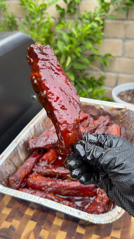 Still deciding what to cook up this weekend? Make these Party Ribs! Your family and friends will love them. 🔥💯🫠
