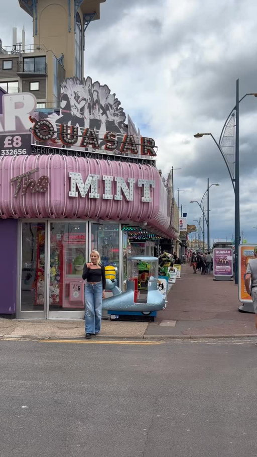 My coast has the most🎡

If you’re looking for non-stop seaside fun, the famous Golden Mile is the place to be. Packed with thrilling rides, classic amusements, and iconic coastal attractions, Great Yarmouth brings the ultimate lively holiday atmosphere to the Norfolk coast. 

It is the perfect spot to make unforgettable seaside memories with the whole family. 🎟️

@visitengland @visitenglandbiz 

#AllOnTheCoast #VisitNorfolk #GreatYarmouth #GoldenMile #FamilyDaysOut