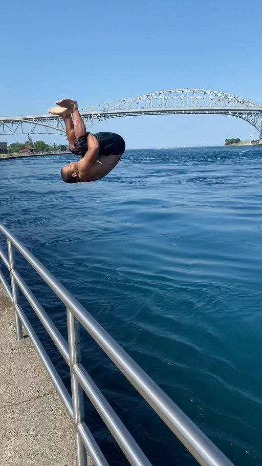 Throwback Thursday to a hometown favorite spot 

#Diving #Hometown #PureMichigan