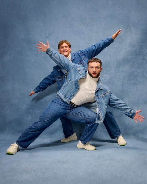 is it hot in here or is just @sk4ttp4ck & @jaxsondart in a turtleneck, jean jacket, and mellow 2s?