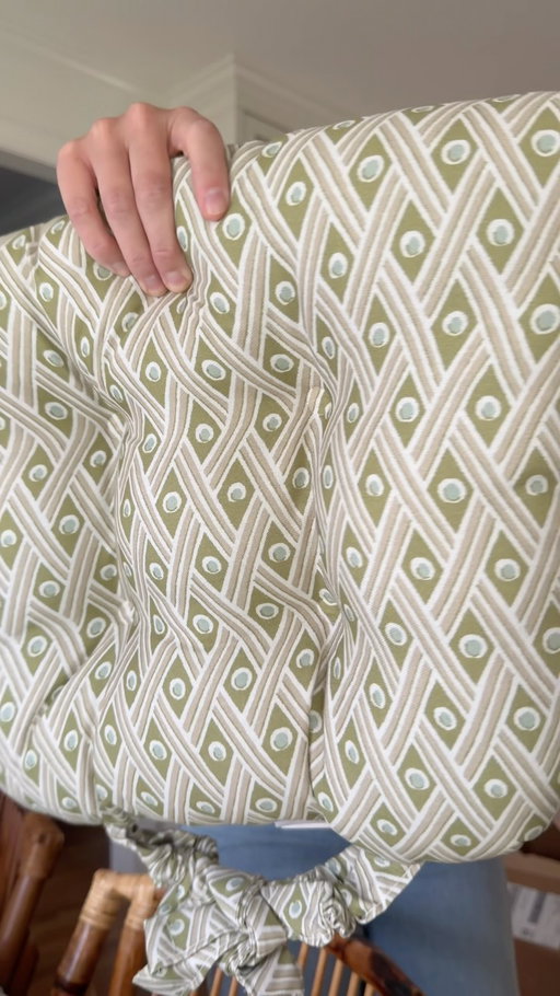 What a FIND!! Folding chairs don’t have to look... like folding chairs. 🤭

I had almost convinced myself I needed custom cushions made for these chairs because I wanted a patterned fabric + extra comfortable. Then, I sourced these and they turned out even better than I imagined!

✔️ Thick and comfortable enough to sit for hours ✔️ Classic tufted design ✔️ Ties that actually keep them in place ✔️ The easiest way to make basic folding chairs feel elevated

Here’s proof that sometimes the look-for-less really is just as good 🤫 these cushions come in a 4 pack and are under $100 right now!!

Comment FIND and I’ll send you the details to shop this video 🔗