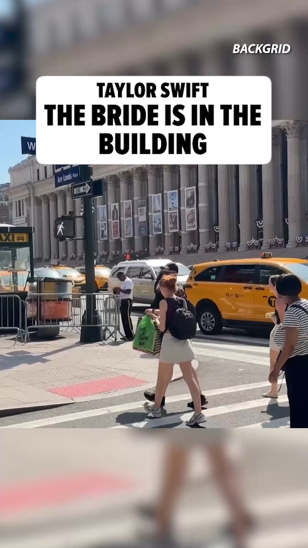 🚨👰 Taylor Swift has rolled into Madison Square Garden ... and the bride has taken center stage.

🎥: @backgrid_usa