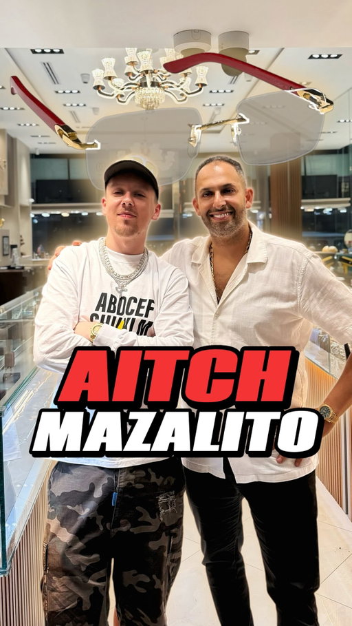 My brother @aitch randomly pulled up to Mazalito and showed us some love 🏴󠁧󠁢󠁥󠁮󠁧󠁿🤝

📥 Don’t hesitate to DM us for any serious inquiries

#mazalito #nyc #diamonddistrict