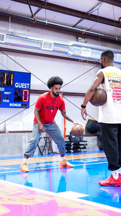 Toronto Raptors guard @chucky.hepburn back in the lab with @coachmaxey_55, sharpening every detail of his game. 

#905 #Raptors #ChuckyHepburn #Louisville #Maxeymum
