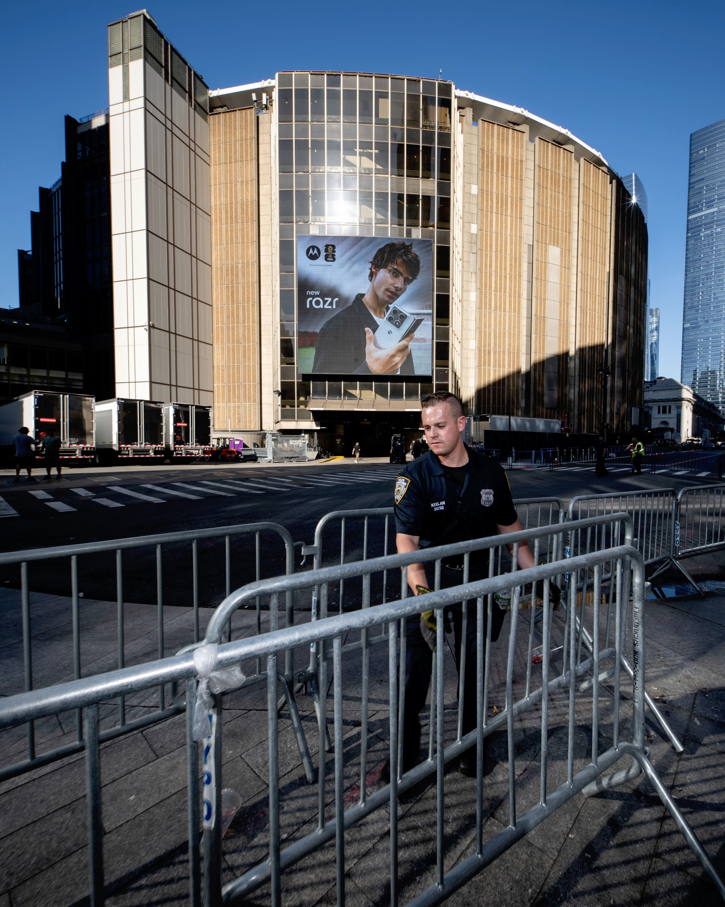 New York is waiting for you, @taylorswift 👀 Preparations are underway at Madison Square Garden for her rumored wedding with Travis Kelce