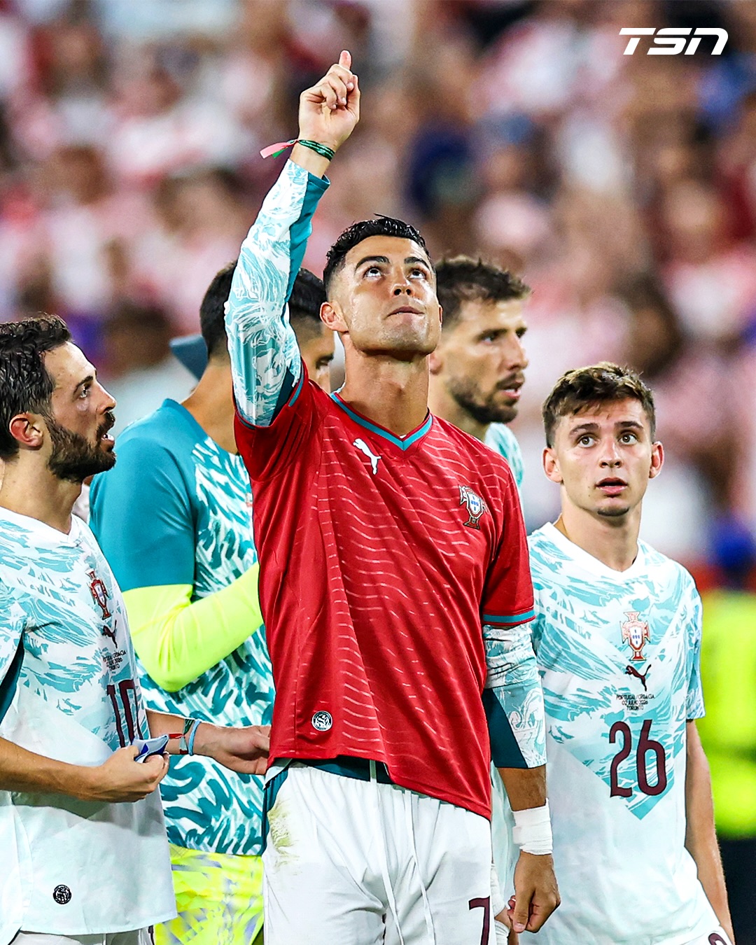 An emotional Cristiano Ronaldo points at the sky while wearing Diogo Jota’s no. 21 shirt. ❤️‍🩹 #FIFAWorldCup