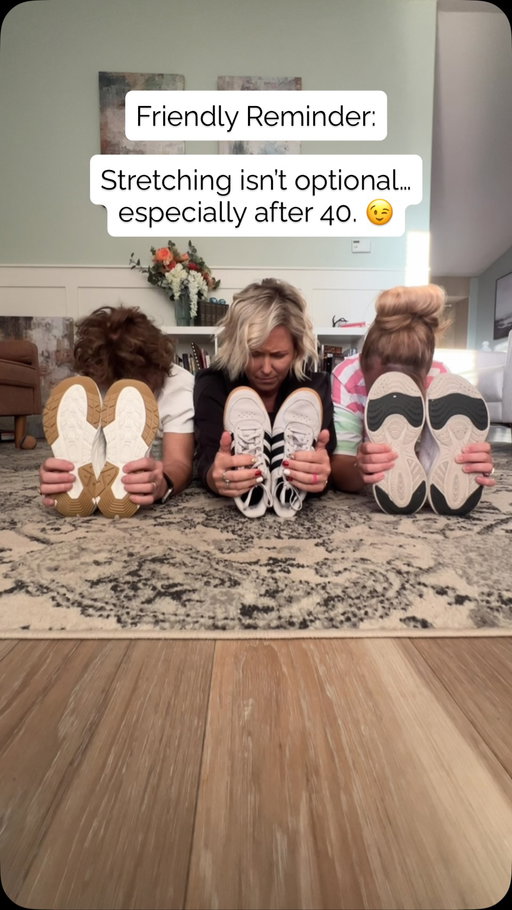 Instagram: “Do your stretches.”
Us: “Close enough.” 😂

#FunnyReels #FamilyHumor #MidlifeMom #familylife