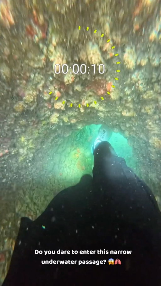 Do you dare to enter this narrow 
underwater passage?🫁😱 

#Insta360AcePro2 #flips #døds 
#deathdive #deathdiving