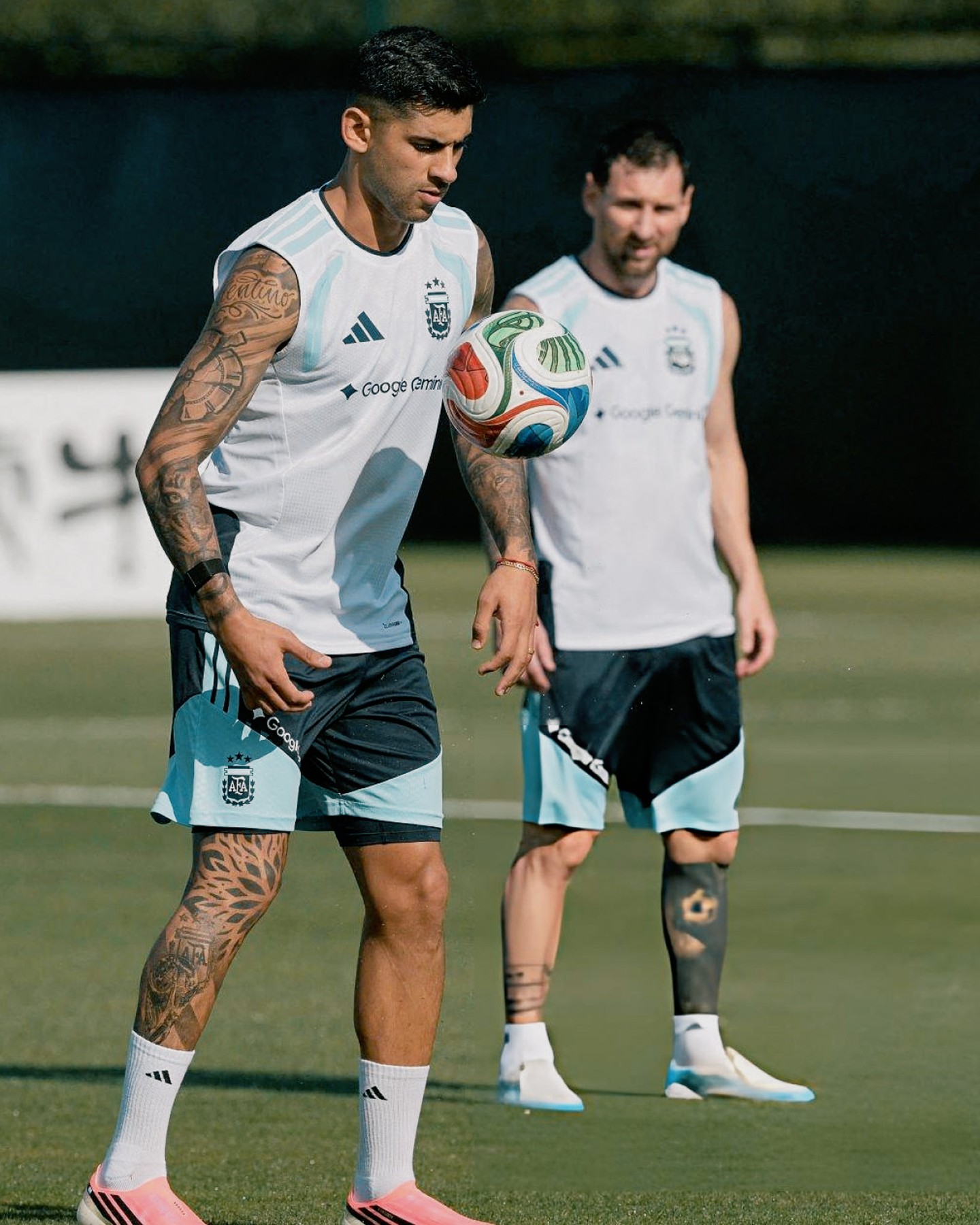 Ready for battle ⚔️

Cuti and Marcos preparing to face Cape Verde with Argentina in the Round of 32 🇦🇷