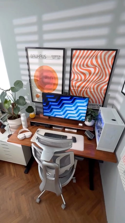 A little older today. 🎂

Spending my birthday away on a little trip, so here are a few calm moments from my desk before I left.

I hope you find some peace of mind in this lifetime. 🤍

#desksetups #homeofficesetup #minimalsetup #setuptour #desksetupideas