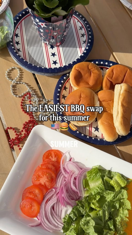 Who said you need to skip on those bbq foods because of the bread?! I’ve got the solution for you with these @lewisbakeshop #ad Keto burger & hotdog buns! 🍔🌭 

Making easy swaps like this one will let you enjoy a family bbq without the guilt! Not to mention, the breads taste amazing! You can find them at most major retailers! #lewisbakeshop #lewisbakeshopbread #fourthofjuly