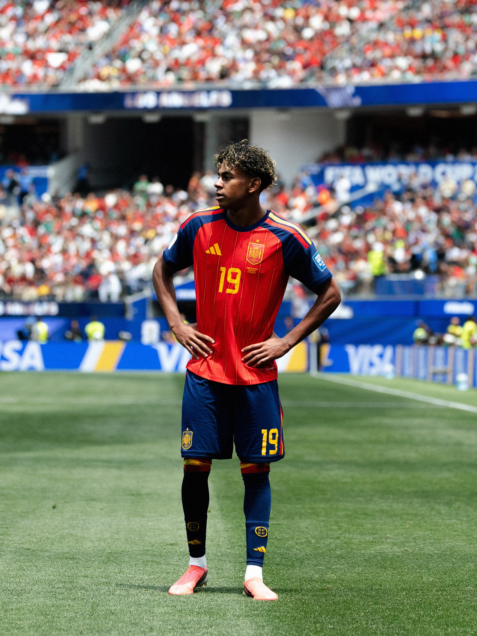 Lamine Yamal. The weight of a nation resting on his shoulders. For nearly a century—ranging from Pelé to Mbappé—the World Cup has been the stage where young talents become legends. The golden opportunity to ascend to Mount Olympus and inscribe your name in the sacred pages of the beautiful game. A chance to become the young hero who conquered the world. Can Spain’s golden boy reach the pinnacle this summer?

📸: @lorenabarros

#fifaworldcup 
#lamineyamal 
#fcbarcelona 
#laroja 
#sportsphotography