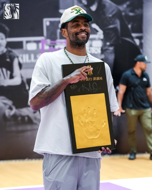 Man of the people 🇨🇳

#MFFL
