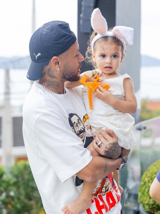 2 aninhos de Helena! 
Que papai do céu conduza teus caminhos e te dê muita saúde pra você poder brincar mais e mais. 
Sempre vou fazer o possível pra te fazer feliz.
Papai te ama demais ♥️ 03
