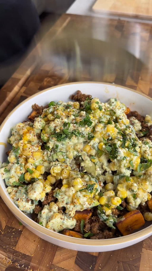 The viral Hot Honey Bowl just got an UPGRADE 🔥🤯 Mexican Inspired Street Corn Hot Honey Bowl (recipe 👇🏽) ‼️Save this ‼️

Announcements:
✅ Digital Cookbooks 50% OFF Right Now for 4th of July 😊❤️
✅ Cookbooks on my website! (Check’em out macros included!) or comment “cookbook” and I’ll send you the link! 💪🏽
✅ New seasonings 👀 @spicexseasoning 

Macros per serving (X3): 585 Calories | 56g P | 25g C | 28g F

For the beef:
24oz 93% lean ground beef 🥩 
Salt & Pepper, to taste
Taco seasoning , 2-3 tbsp
Water, 1/4 cup 💦 
Avocado oil spray, to cook

For the sweet potatoes:
2 medium sweet potatoes, cubed 🍠 
Avocado oil spray 
Salt & Pepper, to taste 🧂 
1 tsp cornstarch 

Street Corn Salsa:
2 cups corn 🌽 
1/2 cup low fat cottage cheese, blended 
2 tbsp light mayonnaise 
3 tbsp cotija cheese 🧀 
1 lime juice and zest 🍋‍🟩 
1-2 Jalapeños, finely diced 🌶️ 
2-3 tbsp chopped cilantro 🌿 
1 avocado, cubed 🥑 
1 tsp Tajin, (optional)

Top with hot honey and Enjoy 😍
.
.
.
.
#icekarim #healthyrecipes #easyrecipes #mealprep #quickrecipes