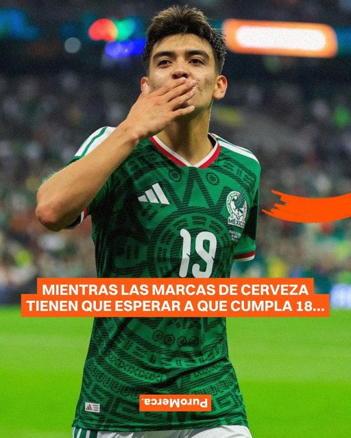Okay pero esto SÍ hay que platicarlo... 👀⚽

Gilberto Mora se volvió el nombre más comentado en redes en los últimos días… y esta vez no fue solo por sus jugadas. 🔥

Todo nació de forma espontánea. Miles de usuarios empezaron a bromear con que, mientras otras marcas todavía tienen que esperar para trabajar con él, Lala Yomi ya lo tiene en una lechita. 🥛

Y es que Mora forma parte de la colección Golalazo, la iniciativa de Lala Yomi que conecta nutrición, deporte y diversión con 16 empaques coleccionables en sus lácteos saborizadas y 11 en yogurt bebible, junto con otras figuras de la Selección como Raúl Jiménez, Santiago Giménez y Alexis Vega. ⚽🇲🇽

Peeeero aquí es donde se pone interesante. La conversación no fue pagada ni forzada, surgió sola en redes… y eso es justo lo que la marca llevaba buscando, que el mensaje "el partido también se juega en la lonchera" se sintiera real y cercano a la afición. 💚

A días del próximo compromiso de la Selección, Lala Yomi celebra el momento con un portafolio libre de sellos que acompaña a las familias dentro y fuera de la cancha. 🏠

Mientras el resto todavía espera... la lechita ya juega con los grandes. 💪

En efecto, esto es PuroMerca. 🧡