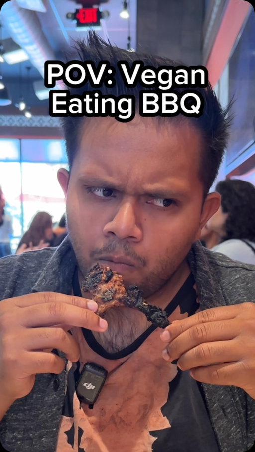 Vegans eating BBQ 🍖 
.
.
.
#comedy 
#vegan 
#diet 
#meat