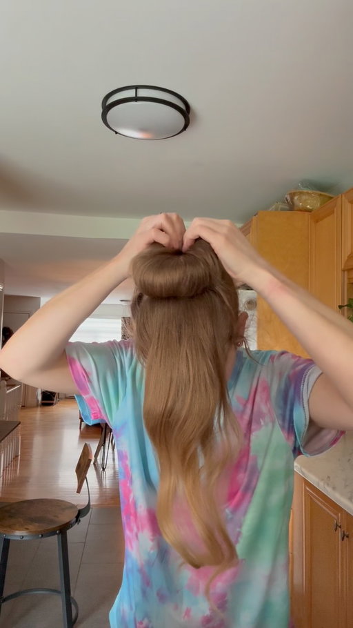 Tellement jalouse des baddies aux boucles naturelles 👩🏽‍🦱 Pendant ce temps-là y’a  @meganbrouillard sur le @chatelaineqc 👑 #hairfail #heatlesscurls